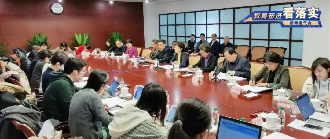 教育部要減少考試次數，堅決禁止分班考試！網友吵翻了……