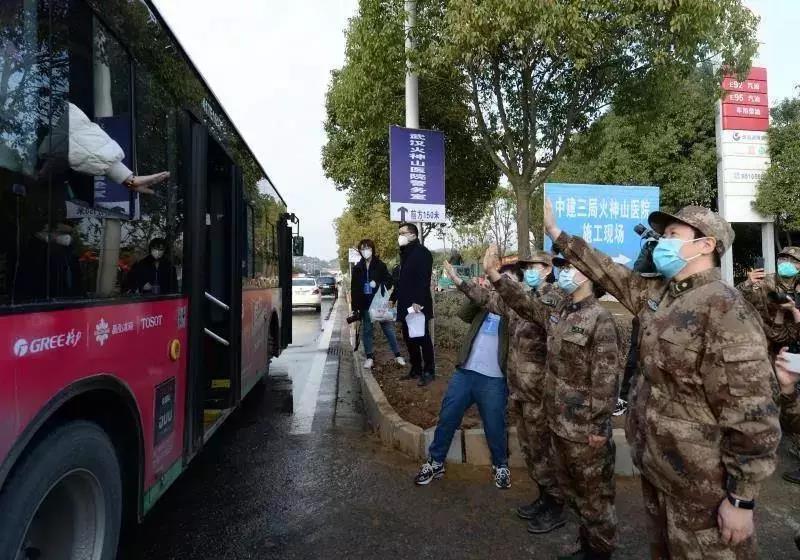 湖北多地實施戰時管制，這場仗打到什么階段了？
