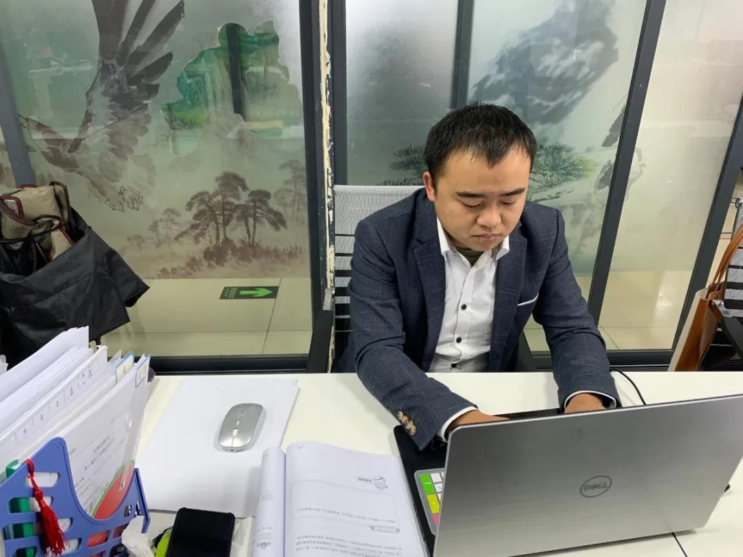 教知識更教方法——跟著陳老師，數學輕松拿下